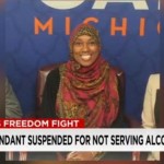 「アルコール下さい」「無理です！」イスラム教徒の客室乗務員休職に！